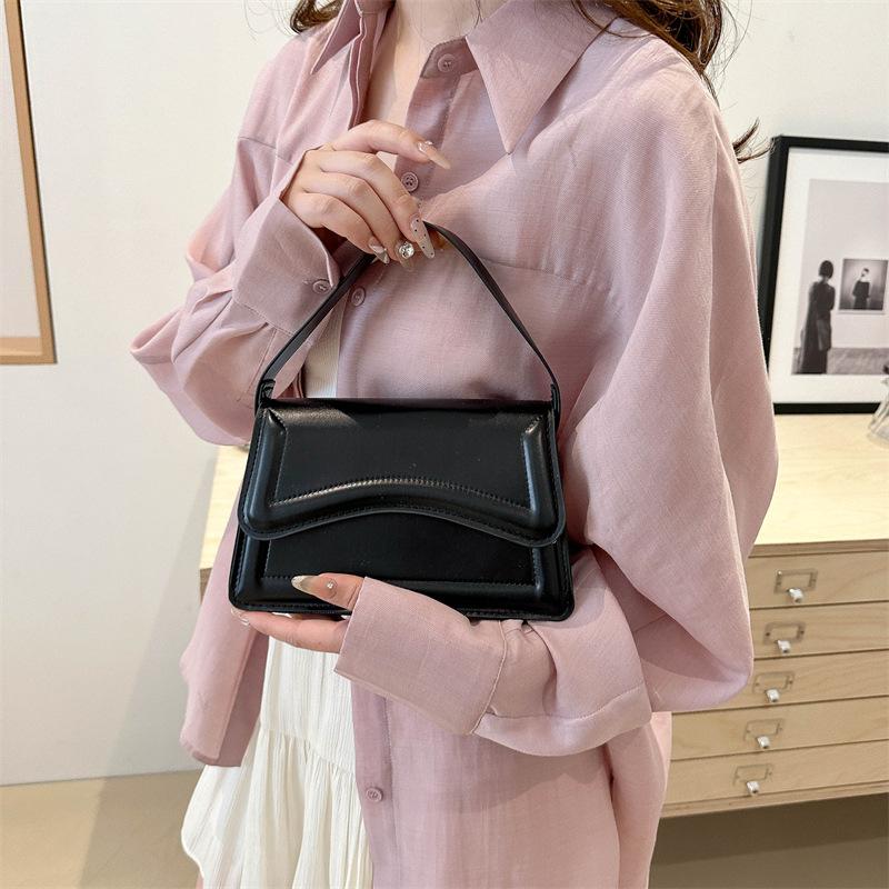 2024 летняя новая женская сумка модная сумка через плечо повседневная сумка косая сумка популярная простая маленькая квадратная сумка женская