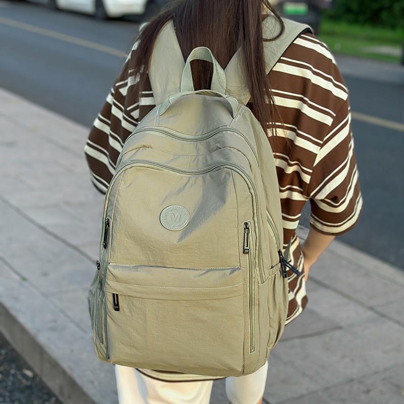 Lightweight Backpack Women's Outdoor Backpack Large Capacity Travel Bag Student Schoolbag