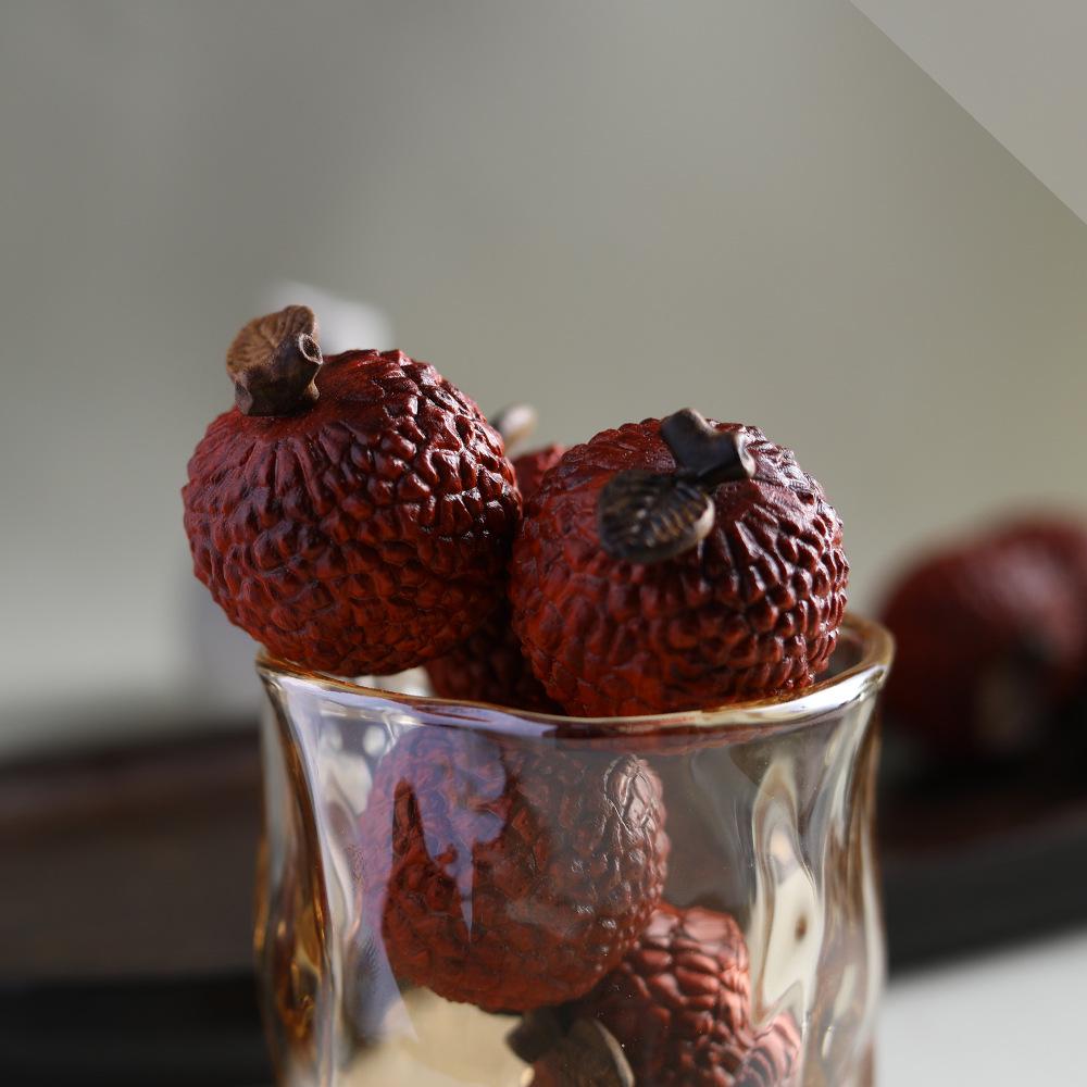 Фиолетовый сандал личи вэньвань ручная игрушка: Изделие из агарового дерева для офисного чайного столика.