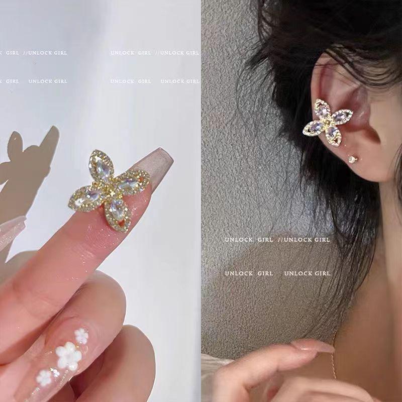Корейские клипсы для непроколотых ушей – классный дизайн с кисточками и жемчужными бабочками для женщин
