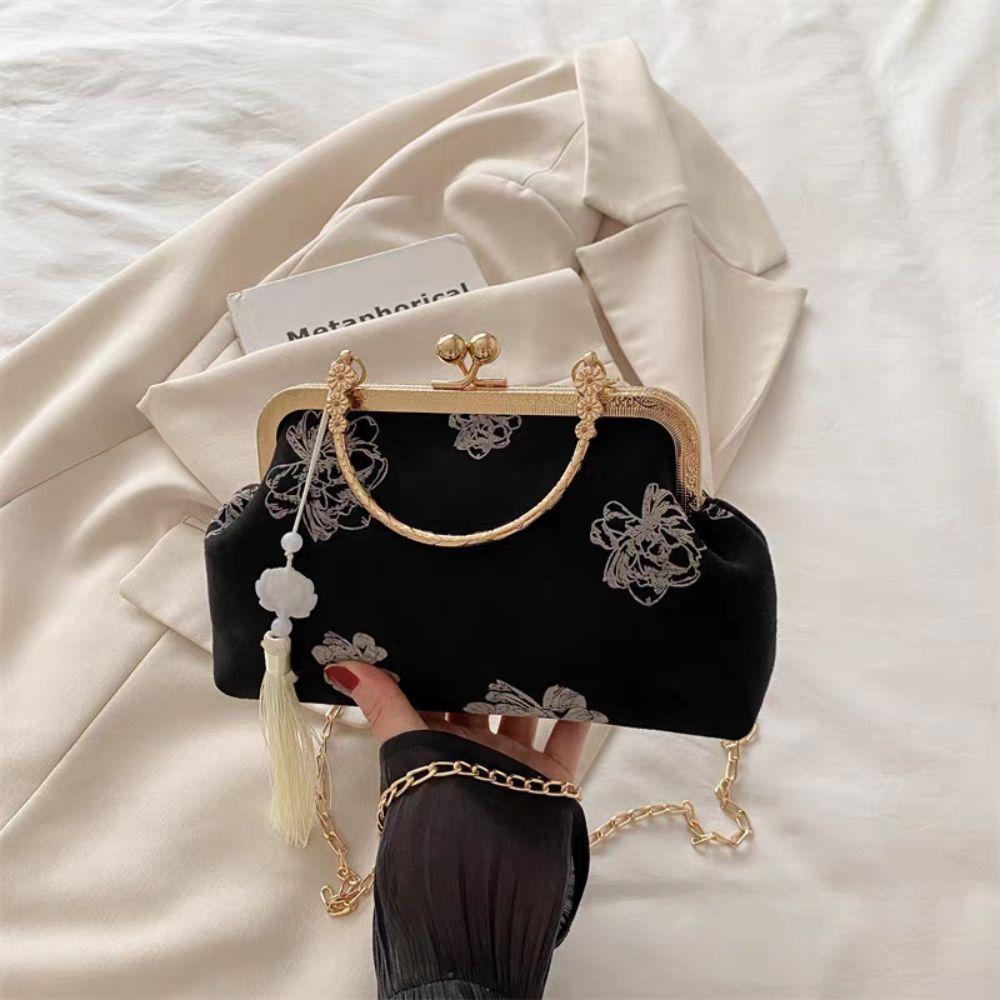 Flower Pattern Embroidery Banquet Bag Elegant Hanfu Clutch Bag Portable Ladies Shell Bag Lady