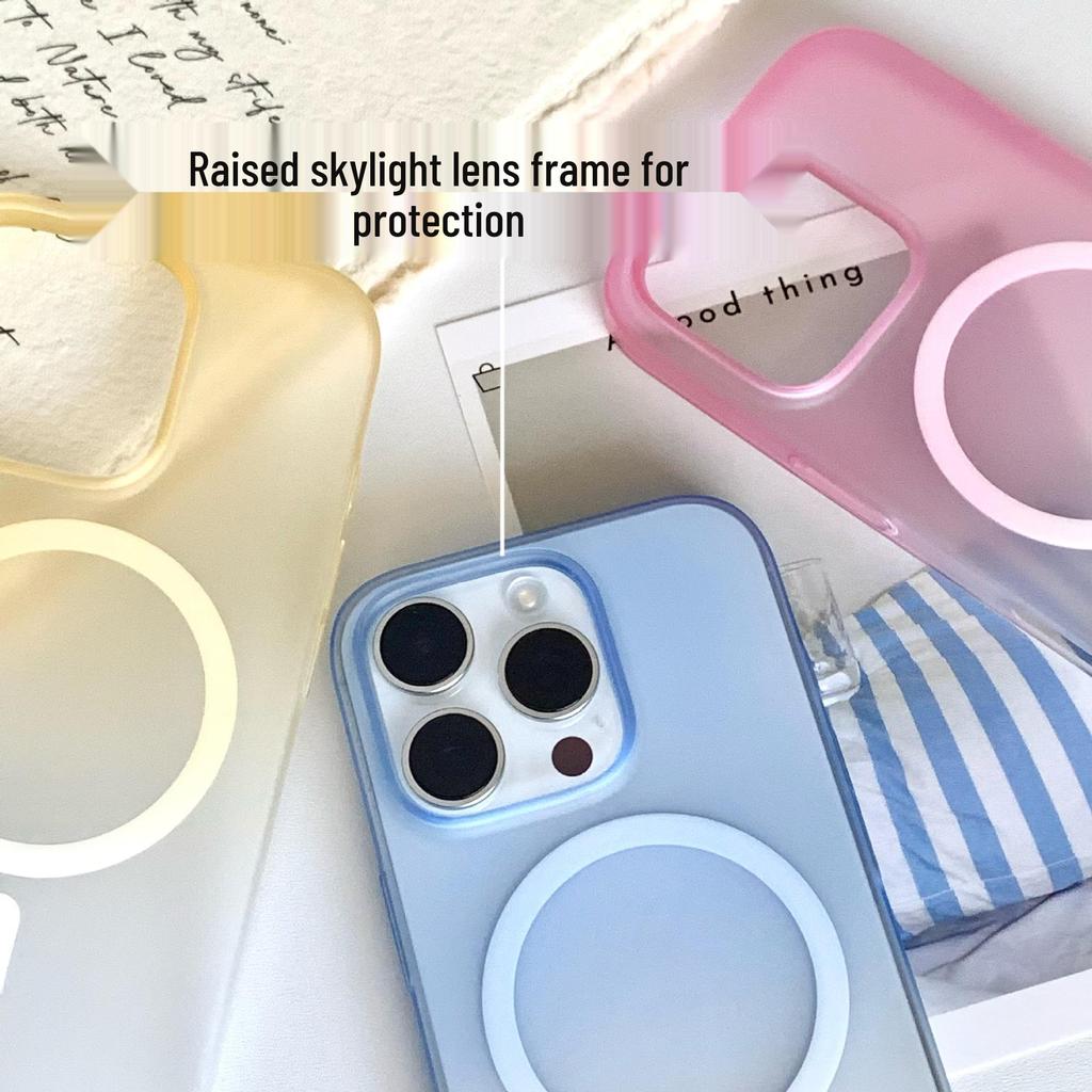 Матовый Жесткий Чехол с Магнитным Градиентом для iPhone 17/15 Pro Max - Дизайн с Большим Отверстием "Ледяной Туман".