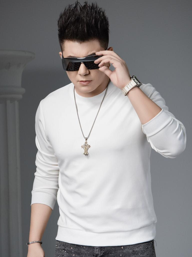 European Style Solid Color Crew Neck Sweatshirt for Men, Long Sleeve, Autumn 2025 New Trendy Casual Top, Men's Base Layer Shirt