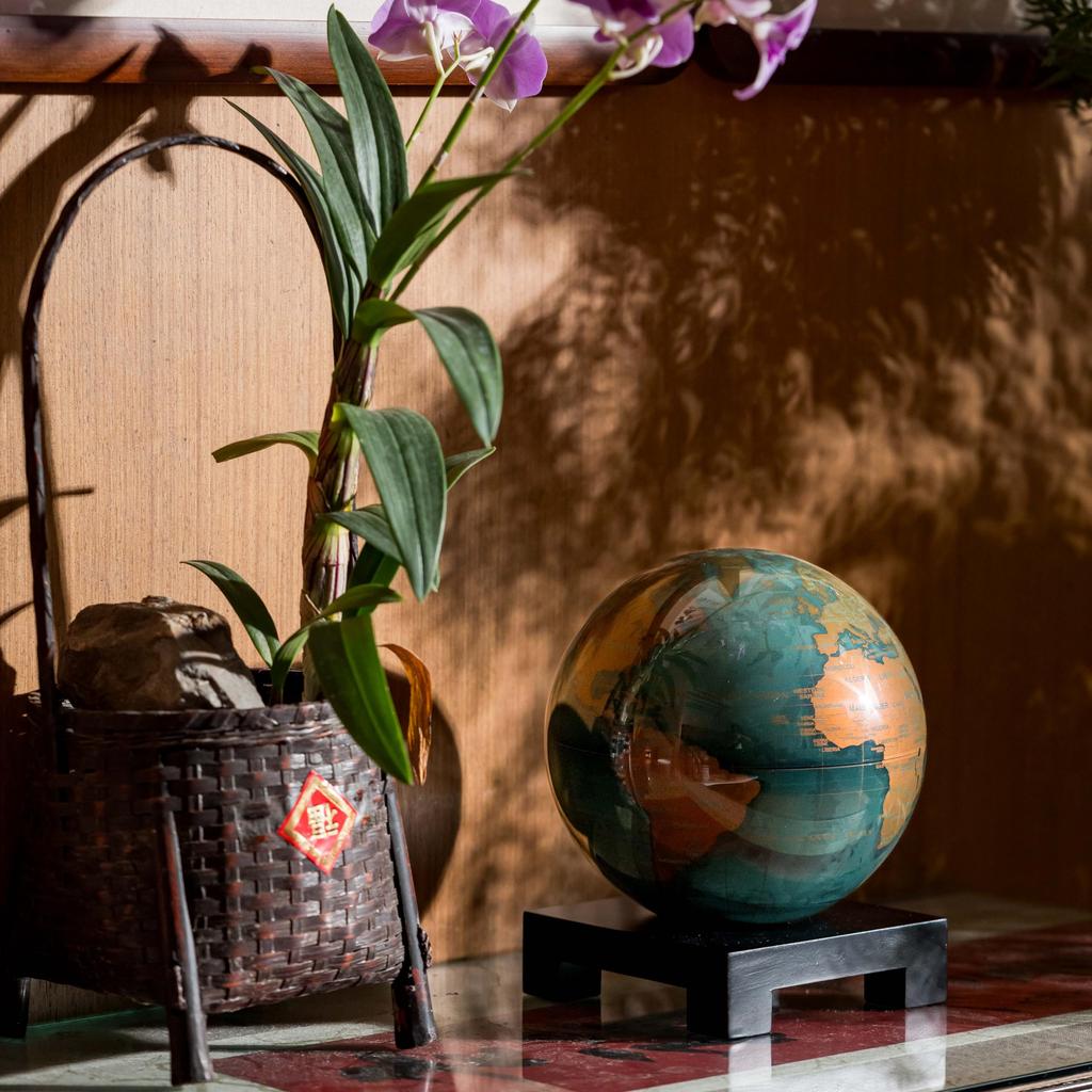 MOVA Globe L World Map Series Blue Gold L With Base L No Power Auto Rotating Globe with Indoor and Natural Light L Office Desktop Decoration Unique