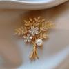Flower Leaf and Pearl Brooch A High-end Niche and Elegant Women's Brooch