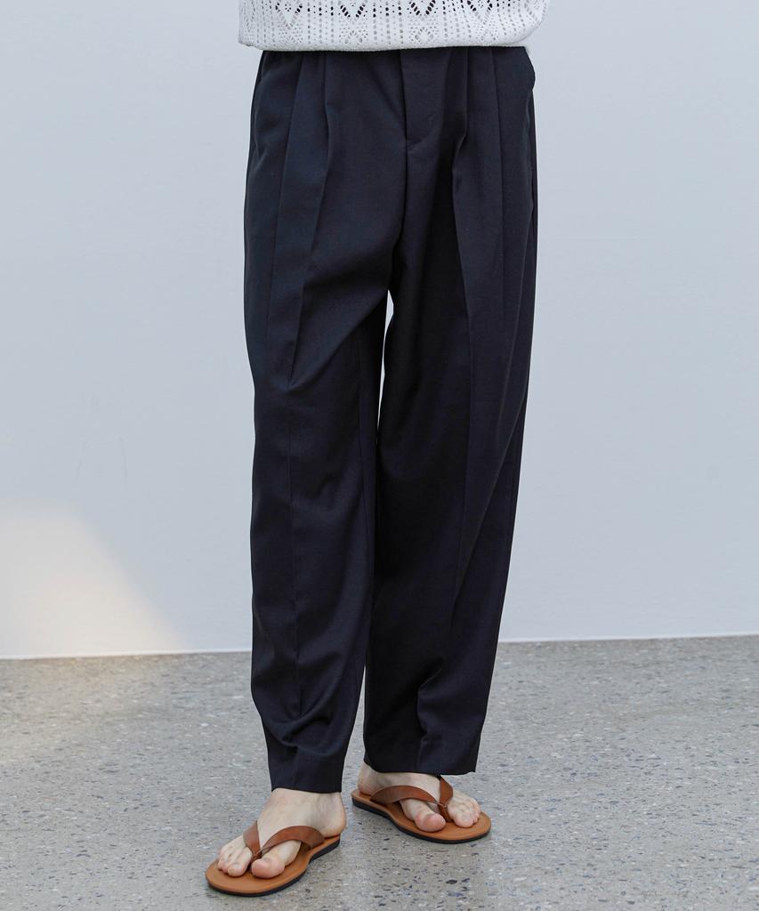 TRIP LE SENS Double-Pleated Semi-Balloon Tapered Slacks_Black