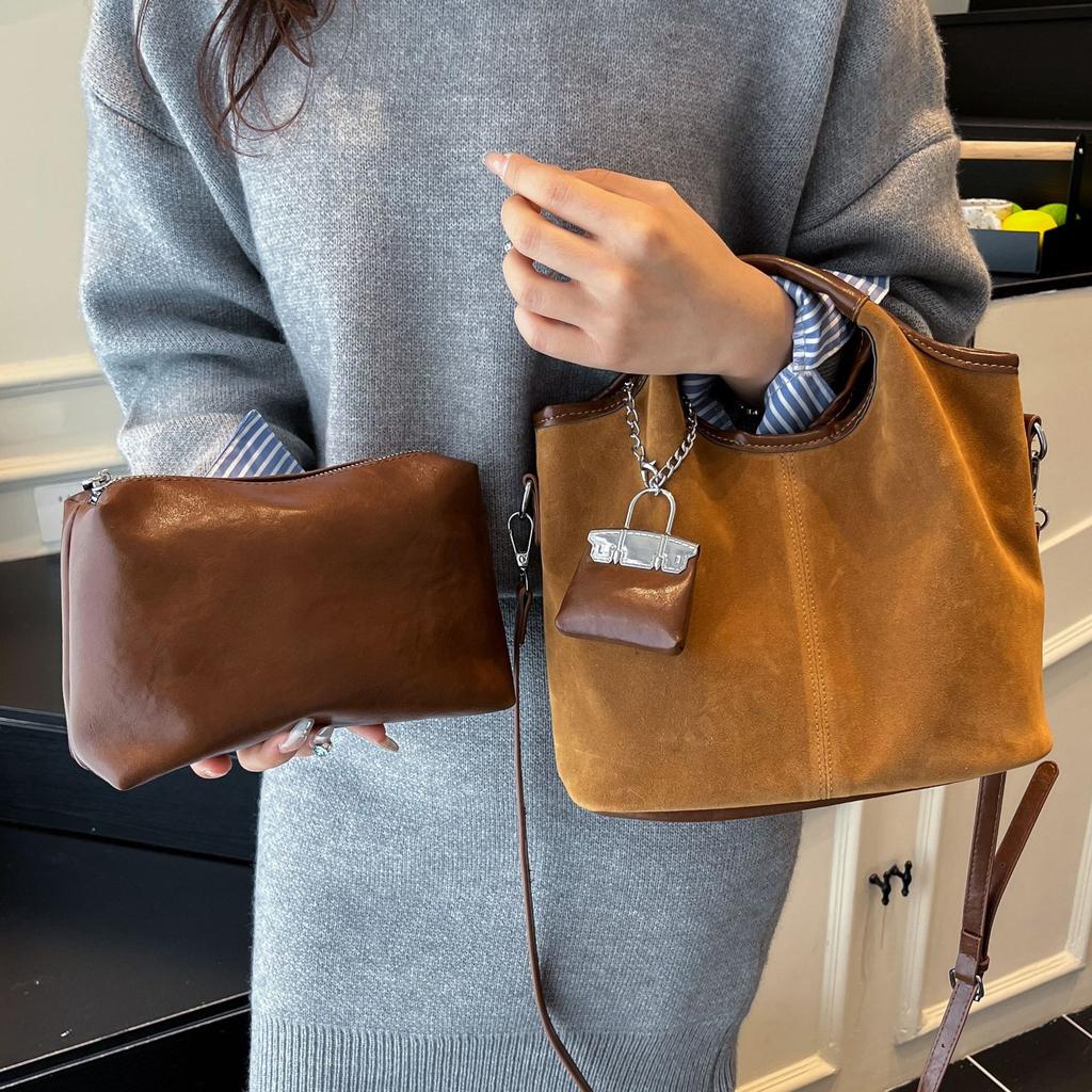 Ретро замшевая портативная сумка-ведро женская 2025 новая мода высококлассное чувство сумка для ребенка и матери сумка для поездок на работу на плечо сумка-мессенджер