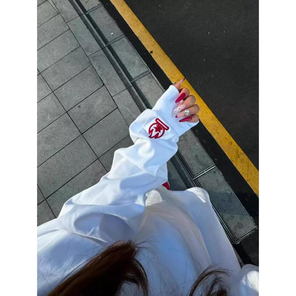 Женский худи с вышивкой "Маленькое пламя" - Осенне-зимний свободный топ с длинным рукавом в стиле стритстайл, парная одежда