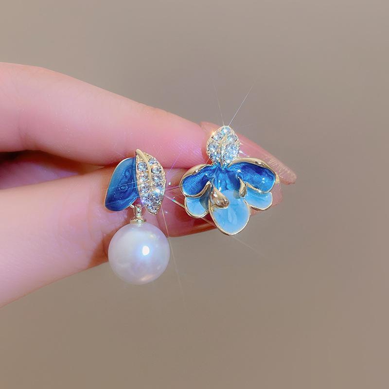 Серьги-капли с эмалью синего цвета, имитацией жемчуга, цветами и асимметричными глазурованными листьями для женщин, свадебные, для вечеринок, ювелирный аксессуар