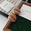 Серьги-гвоздики с эмалевой каплей и глазурью Атмосферные серьги высокого класса Модные ретро-серьги в гонконгском стиле Темпераментные серьги Майяра