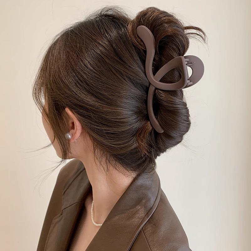 Большая женская шпилька высокого класса: Новая модель Shark Clip 2025 года на осень/зиму