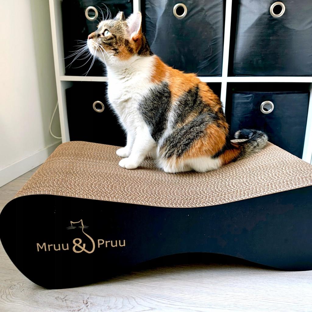 Mimi cat scratching post | black 40cm | 70x23x40 cm | MruuPruu