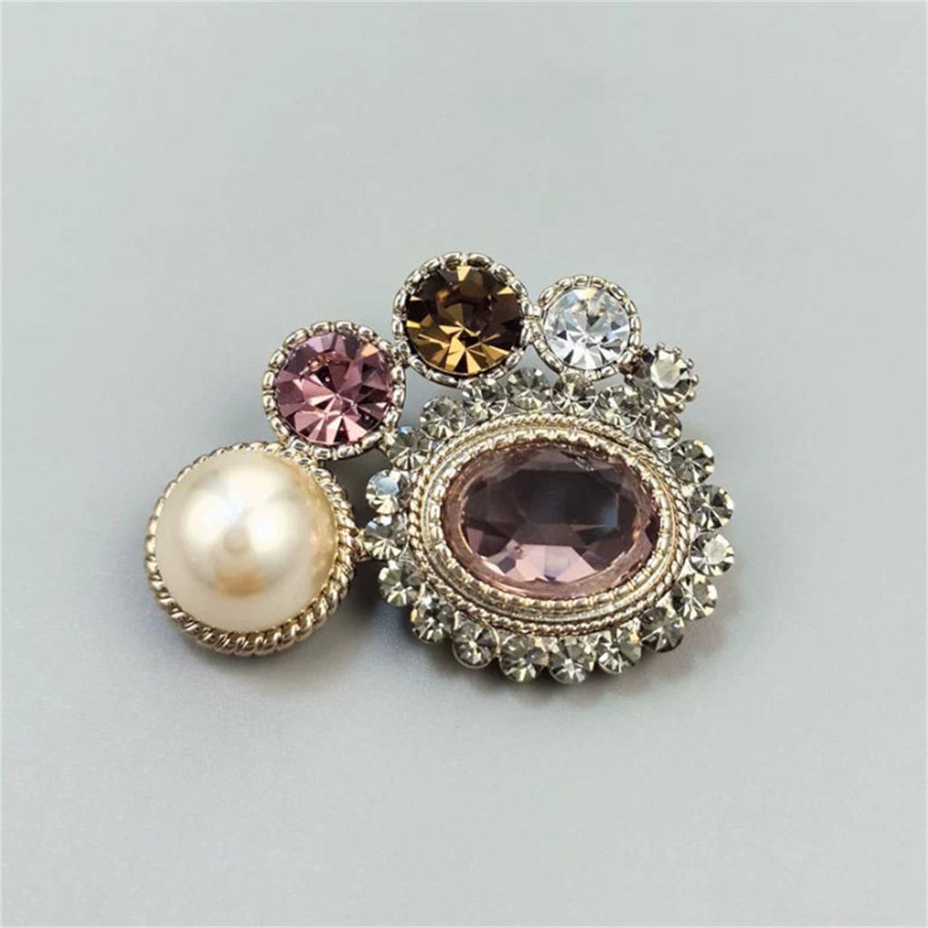 1Pc Exquisite Creative Geometric Brooch Romantic Elegant Pin Retro Luxury Jewelry Accessories Birthday Party Gift Trend 2026