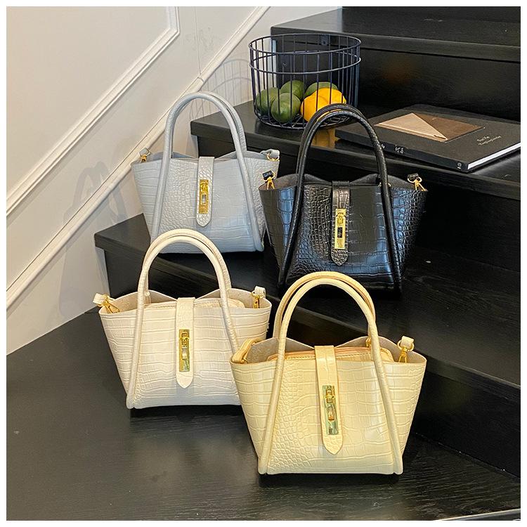 Модная маленькая сумка с крокодиловым узором женская 2025 новая супер горячая универсальная сумка-мессенджер популярная сумочка сумка-ведро