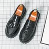 2025 Мужские слипоны-лоферы на толстой подошве, элегантная дизайнерская деловая обувь, роскошная свадебная обувь, обувь для платья с кисточками