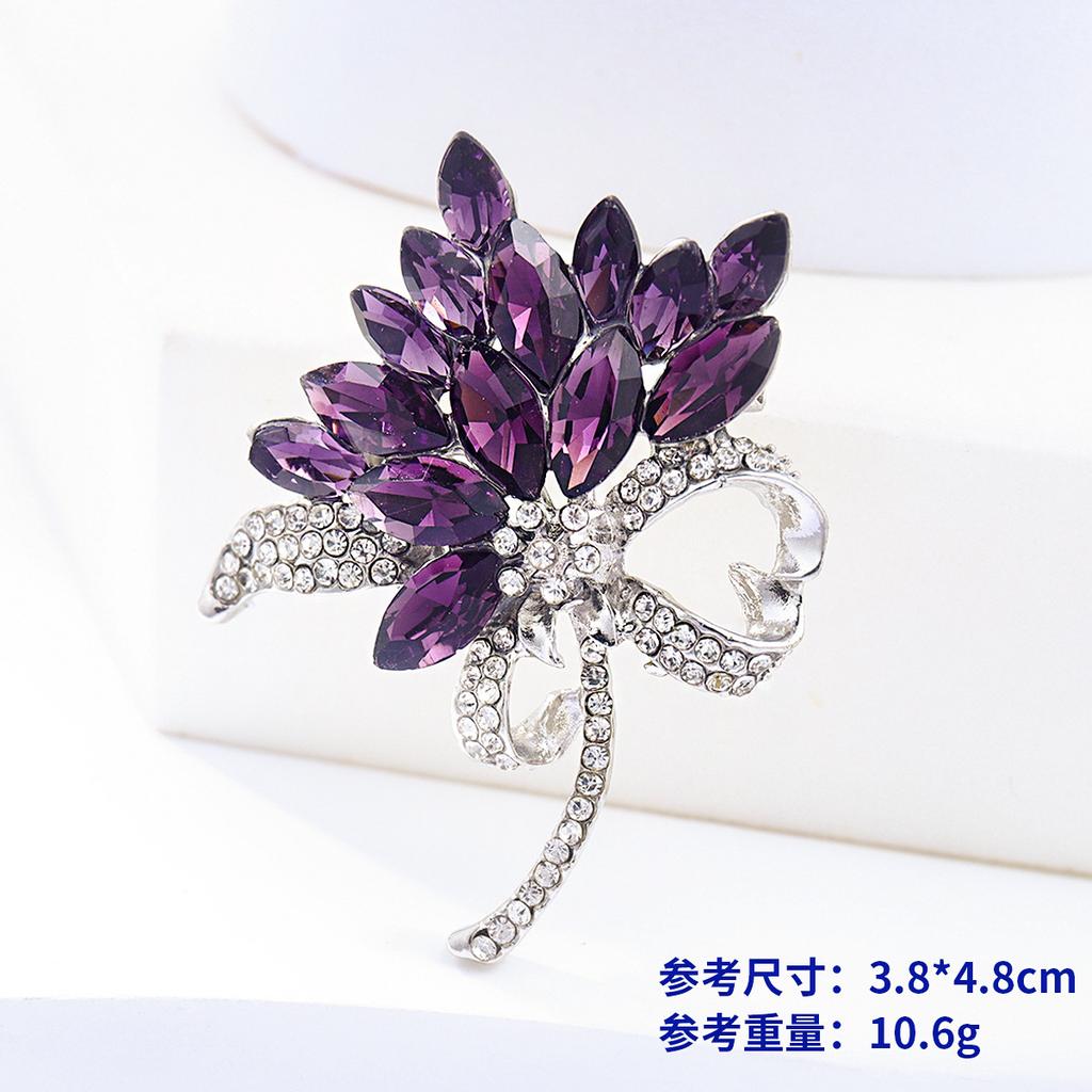 Винтажная модная брошь Niche High-End Sense Rhinestone Персонализированная сплавная корона Корсаж Бант Булавка Аксессуары