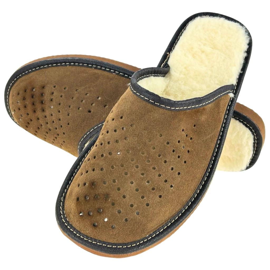 Brown men's insulated slippers. Comfortable men's house slippers 40