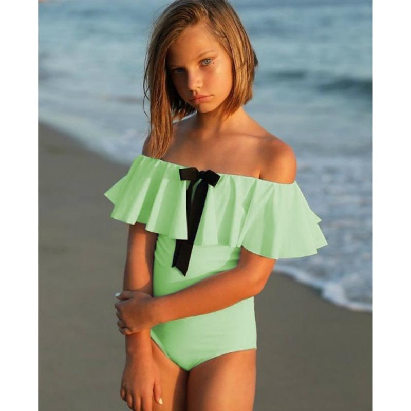 Закрытый купальник для девочки