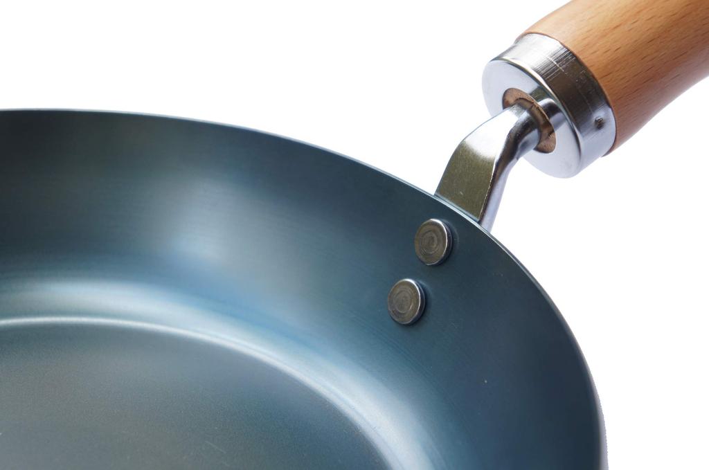 Iron Frying Pan That Grows the More You Use Plain Wood Made In IH No Seasoning Camping It, 26cm, Handle, Japan, Compatible, Lightweight, Required,