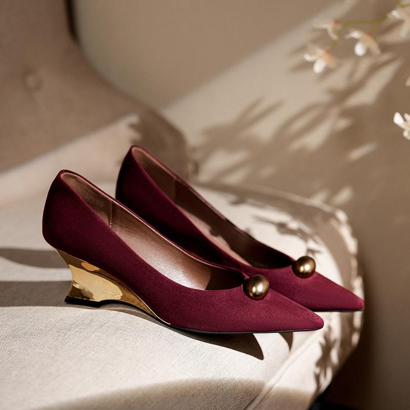 1828-17 Французские металлические кашемировые туфли с заостренным носком и неглубоким скошенным каблуком женские туфли 2024 года осень-зима новые туфли для поездок на работу на высоком каблуке