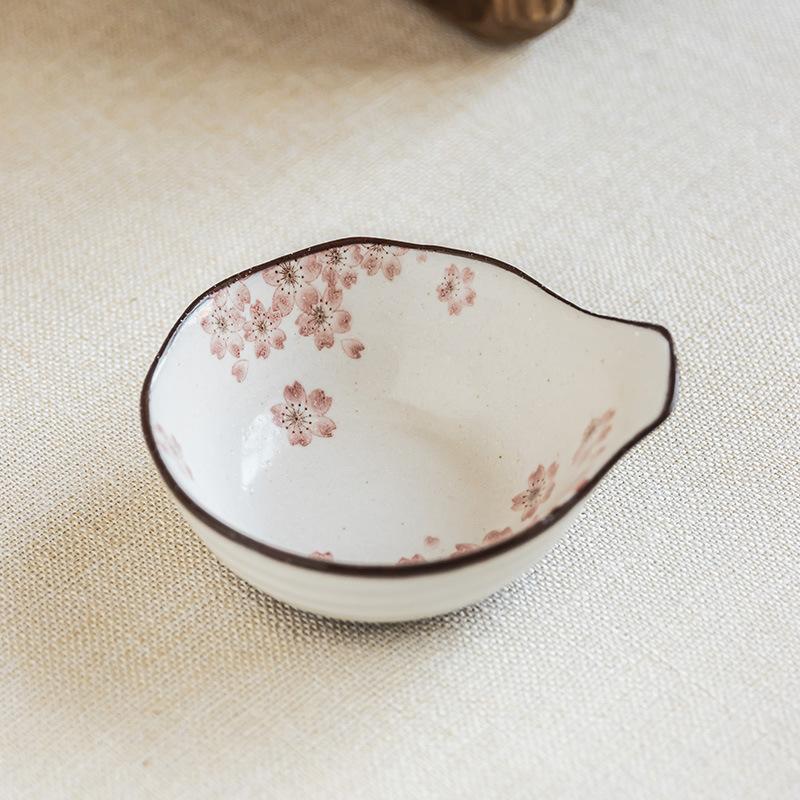 Керамическая тарелка для вкуса 'Цвет сакуры' Бытовая тарелка для костей Практичная тарелка для вкуса с одной ручкой Ресторанная японская маленькая тарелка Посуда Тарелка