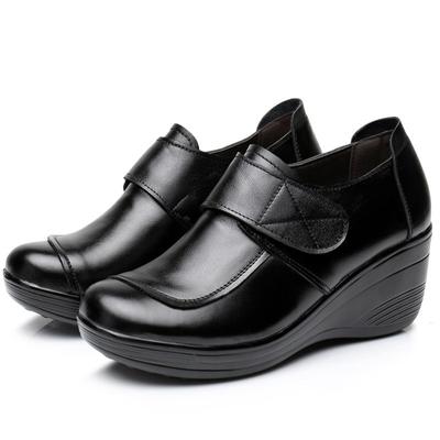 Осенние кожаные туфли на танкетке с подошвой-губкой, женские туфли с глубоким вырезом на липучке, удобные водонепроницаемые туфли на платформе, кожаные туфли для мамы