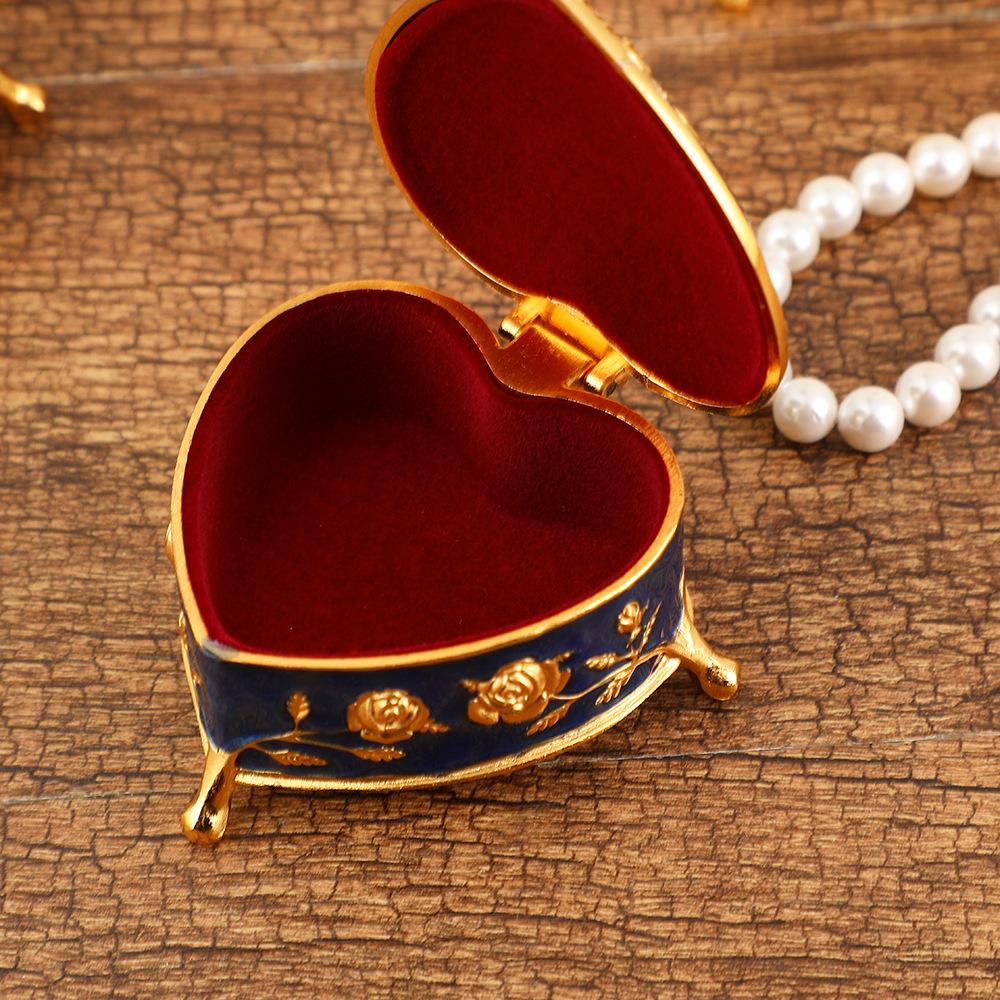 Luxury Zinc Alloy Jewelry Box Flip Cover Heart-Shaped Necklace Storage Box European Style Fashion Ornament Box Decoration China