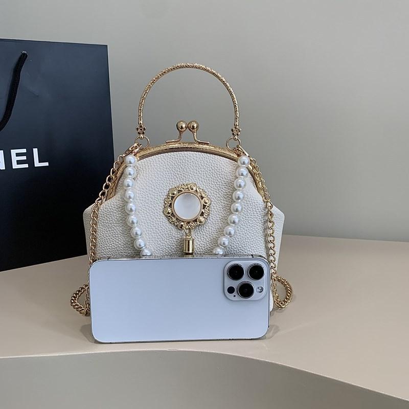 Сумка-клатч Xiaoxiangfeng с жемчугом, женская, 2025 новая, корейская версия, модная нишевая сумка через плечо, кроссбоди, сумка-ракушка с клипсой