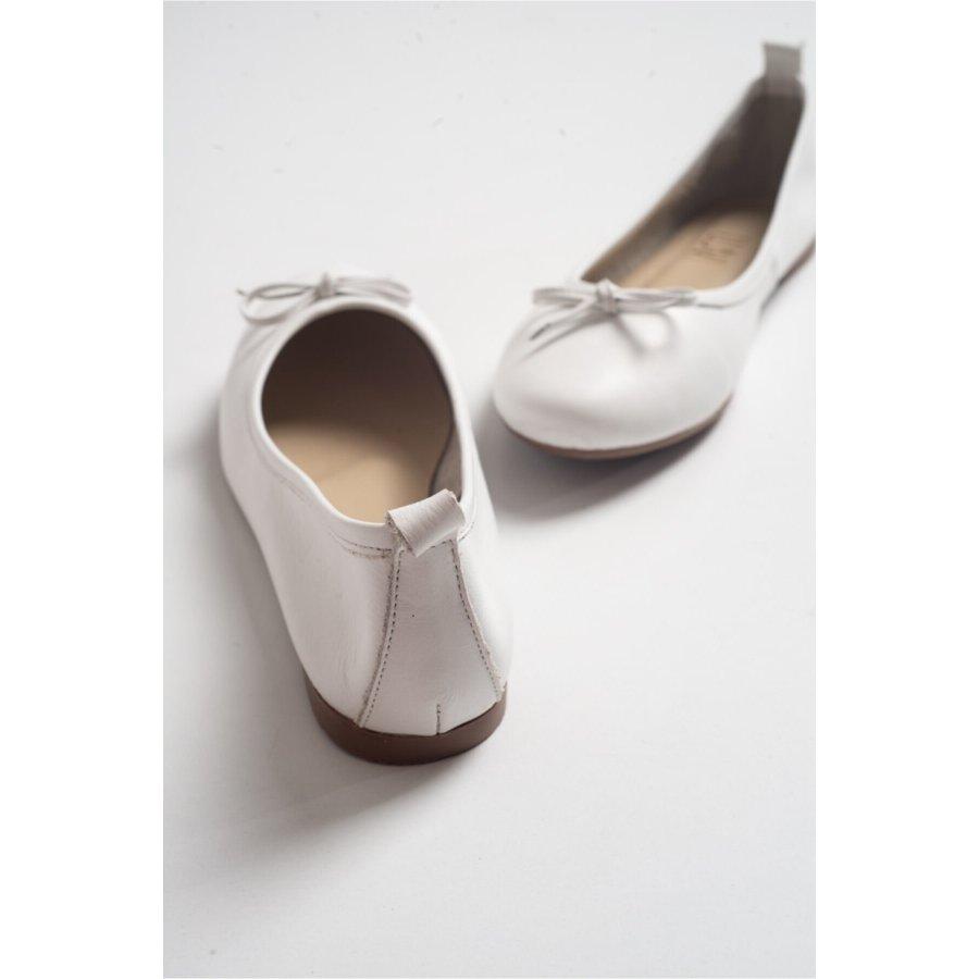 Женские повседневные туфли на плоской подошве из натуральной кожи