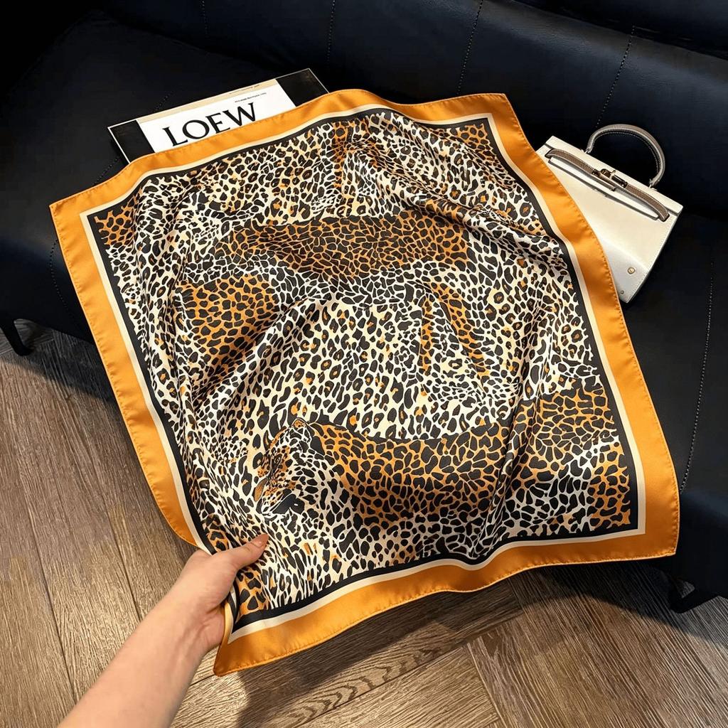 Lao Qian Feng Coffee Color Cashew Nut Silk Scarf Headscarf Versatile Neck Square Scarf Premium Sense Female Foreign Style Decorative Scarf Scarf