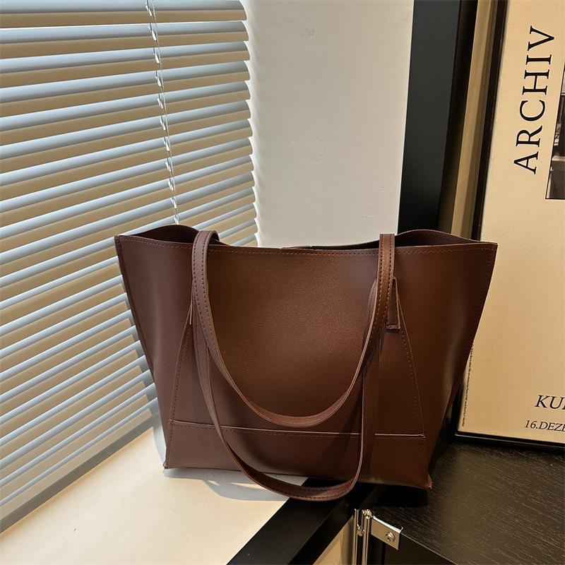 Простая и вместительная модная минималистичная сумка-тоут контрастных цветов для поездок на работу, осенняя темпераментная сумка на одно плечо/подмышку