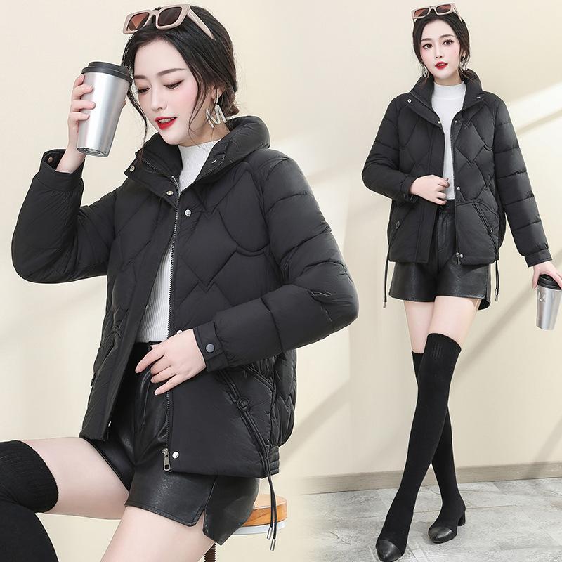 Пуховая хлопковая куртка для женщин. Зимняя одежда. Новая хлопковая куртка для маленьких мужчин. Модная легкая маленькая хлопковая куртка. Короткое и толстое пальто.