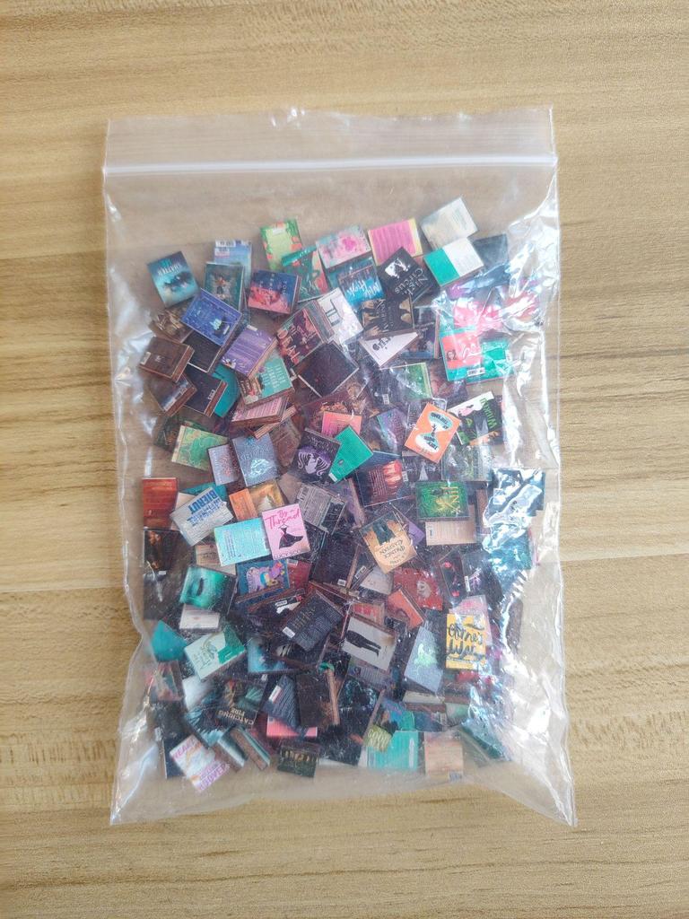 Cross-Border Anti-Anxiety Bookshelf Ornament: Creative Decompression Gift