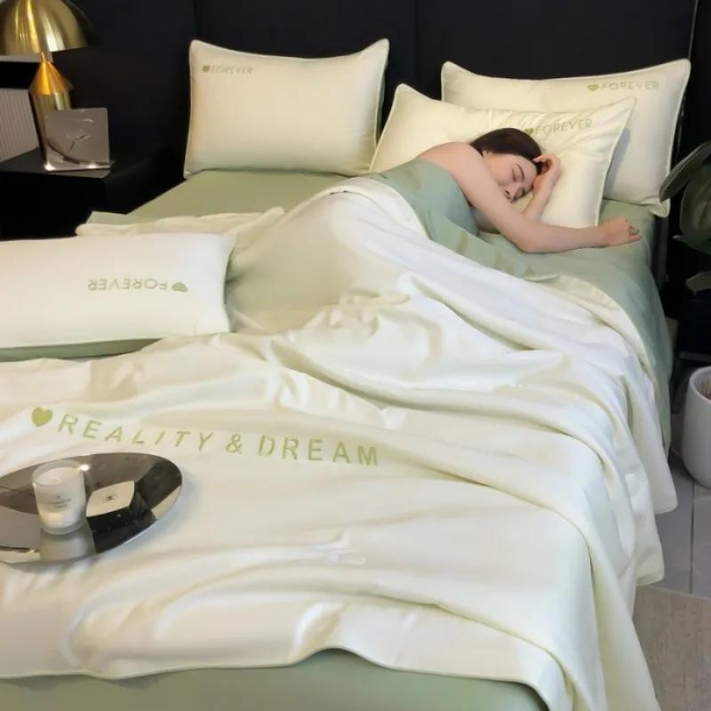 Double-piece and Feather Embroidered Summer Quilt Single Piece Tensile Soft and Comfortable Adult Air Conditioning Quilt