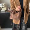 Зимняя портативная шерстяная клетчатая сумка женская 2025 новая модная сумка-корзина для овощей универсальная на плечо/кроссбоди