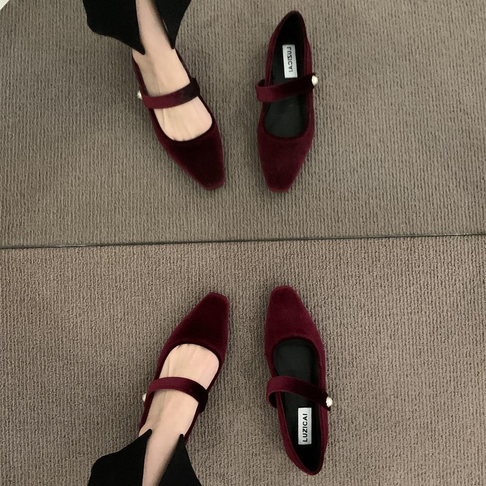French retro Xiaoxiangfeng single shoes flat-soled soft-soled red women's shoes spring and summer grandma shoes with skirts Mary Jane shoes