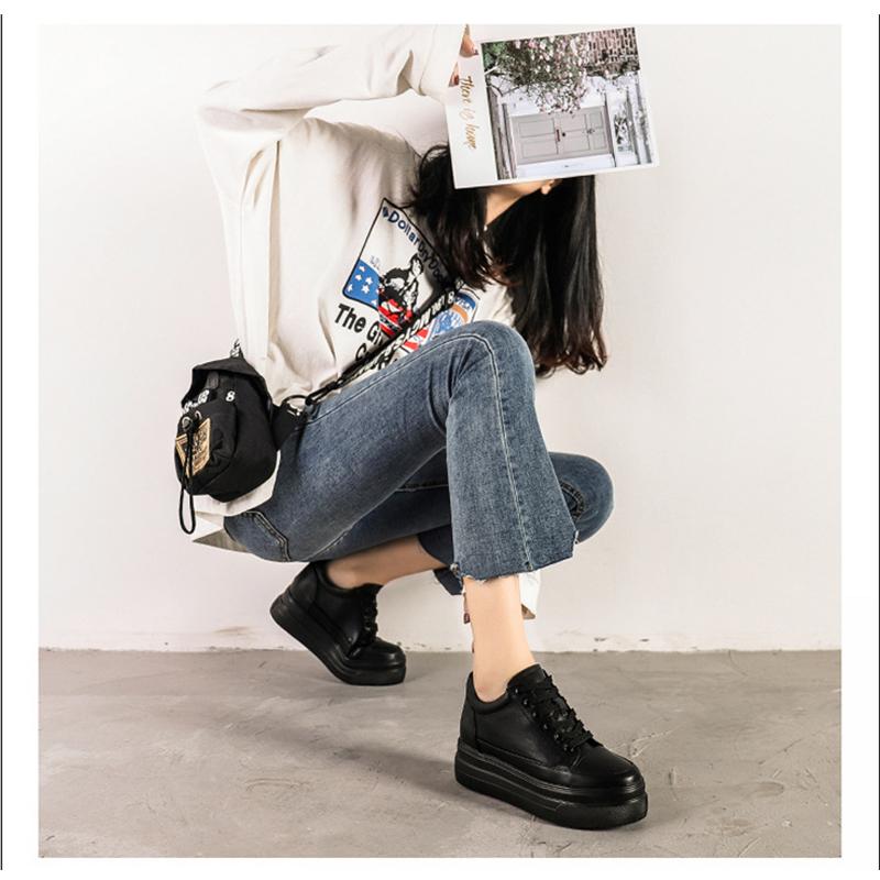 2025 Модная обувь Женские кроссовки на высокой платформе Плоская платформа Черно-белая обувь Милые женские туфли для увеличения роста 8 см D493