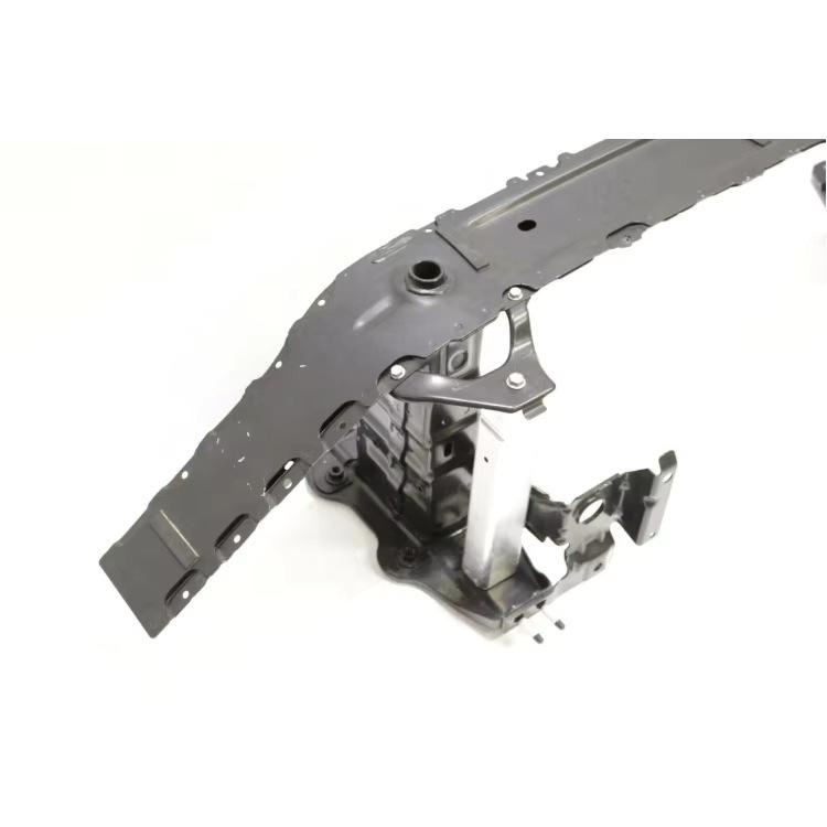 Кронштейн переднего бампера Mercedes-Benz W213 2136202700