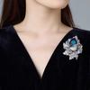 The Dazzling Rose Brooch Is A High-end Women's Fashion and Versatile Brooch with A Niche Design Sense