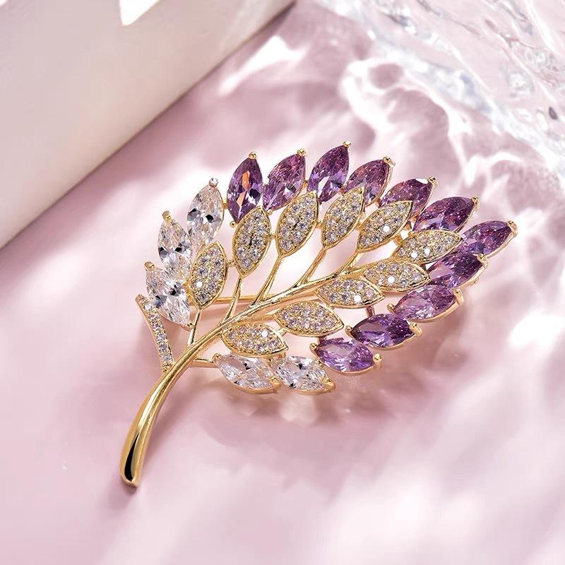 Exquisite Gradient Hollow Leaves Brooch For Women Temperament Plant Pins Party Bouquet Corsage Jewelry