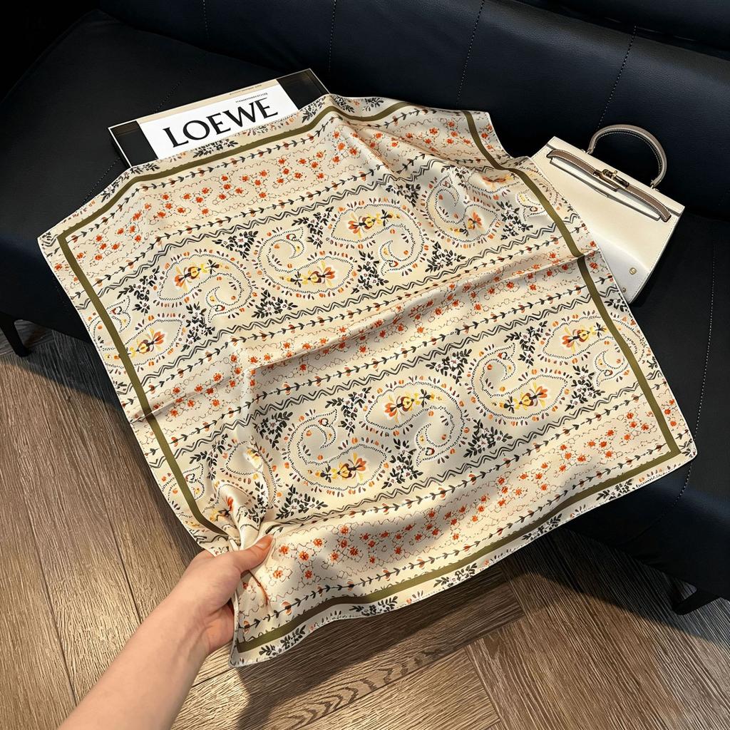 Lao Qian Feng Coffee Color Cashew Nut Silk Scarf Headscarf Versatile Neck Square Scarf Premium Sense Female Foreign Style Decorative Scarf Scarf