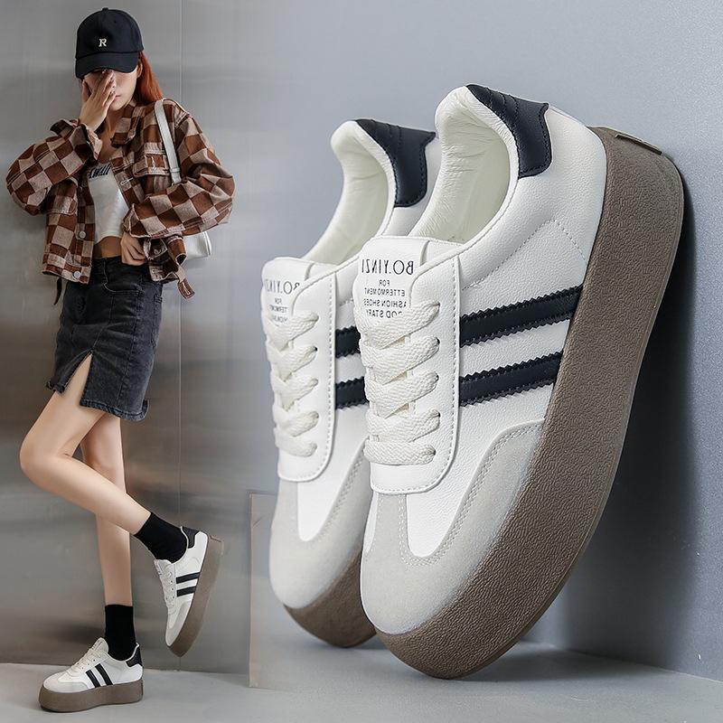 Корейская версия маленьких белых туфель женские 2025 осень новые немецкие кроссовки ретро классика Форрест Гамп обувь универсальная платформа повседневная доска s