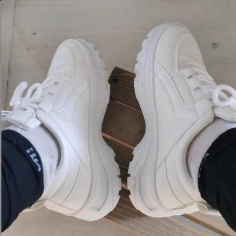 Женская обувь Весна Новая толстая подошва Увеличение Женская обувь Однотонные Досуг Спортивные Маленькие белые туфли Женщины