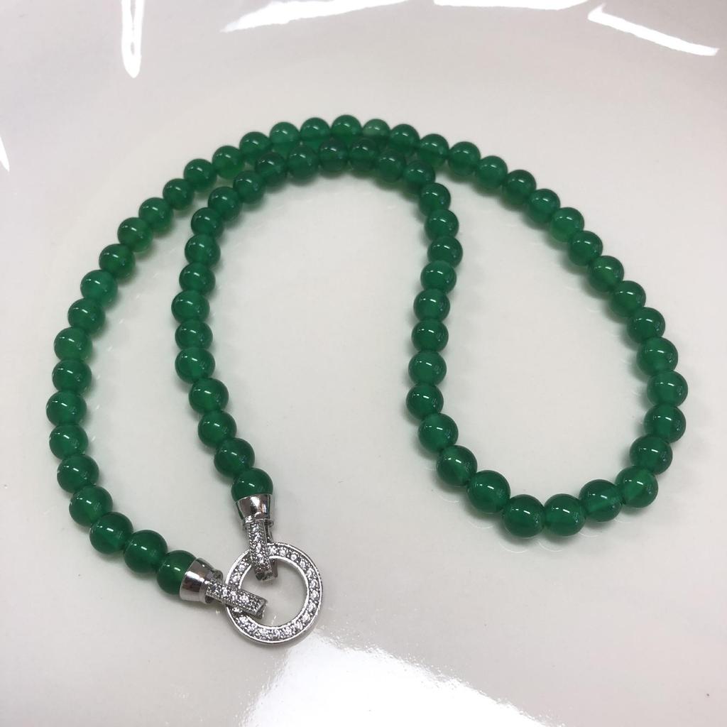 Элегантное зеленое халцедоновое ожерелье с бусинами и застежкой из циркона — женская универсальная высококачественная ключичная цепочка