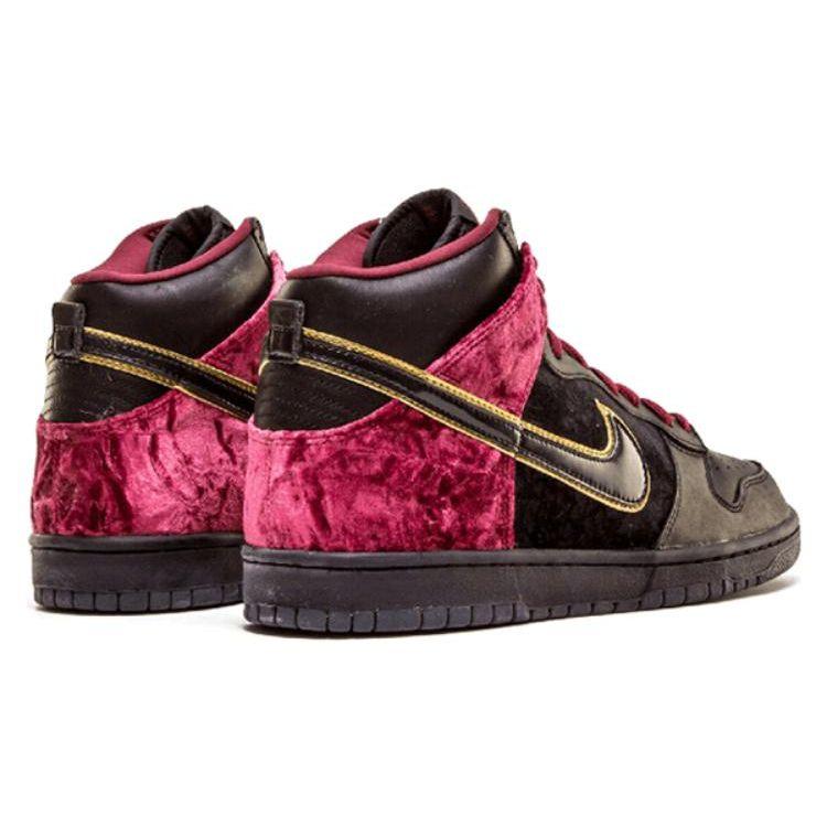 nike dunk high premium sb bloody sunday