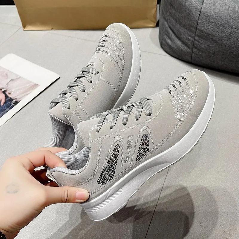 Весенняя женская повседневная обувь, новые туфли на платформе со шнуровкой для женщин, прочные женские кроссовки для активного отдыха, модная легкая обувь для пробуждения