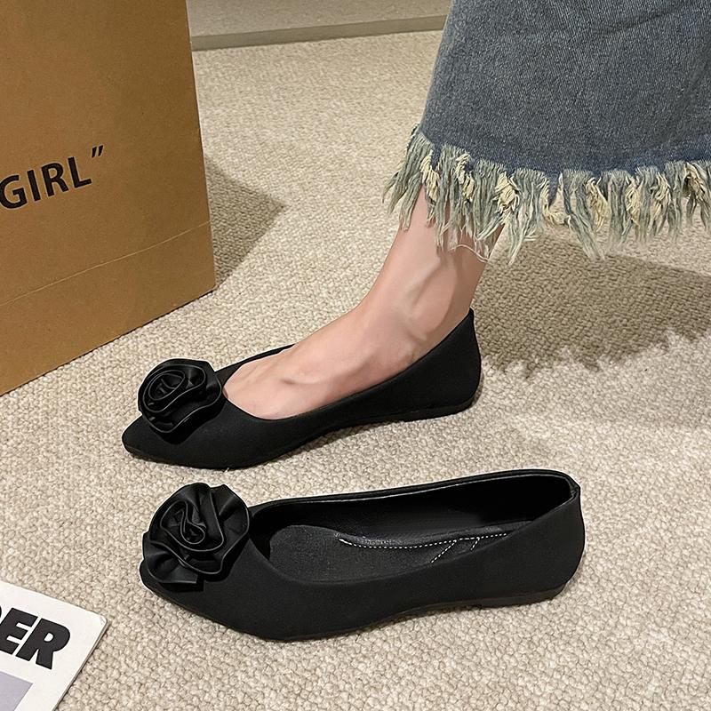 Fashion Women's Large Size Flat Shoes Autumn New Pointed Head Shallow Mouth Flower Light Soft Sole Non-slip Single Shoes