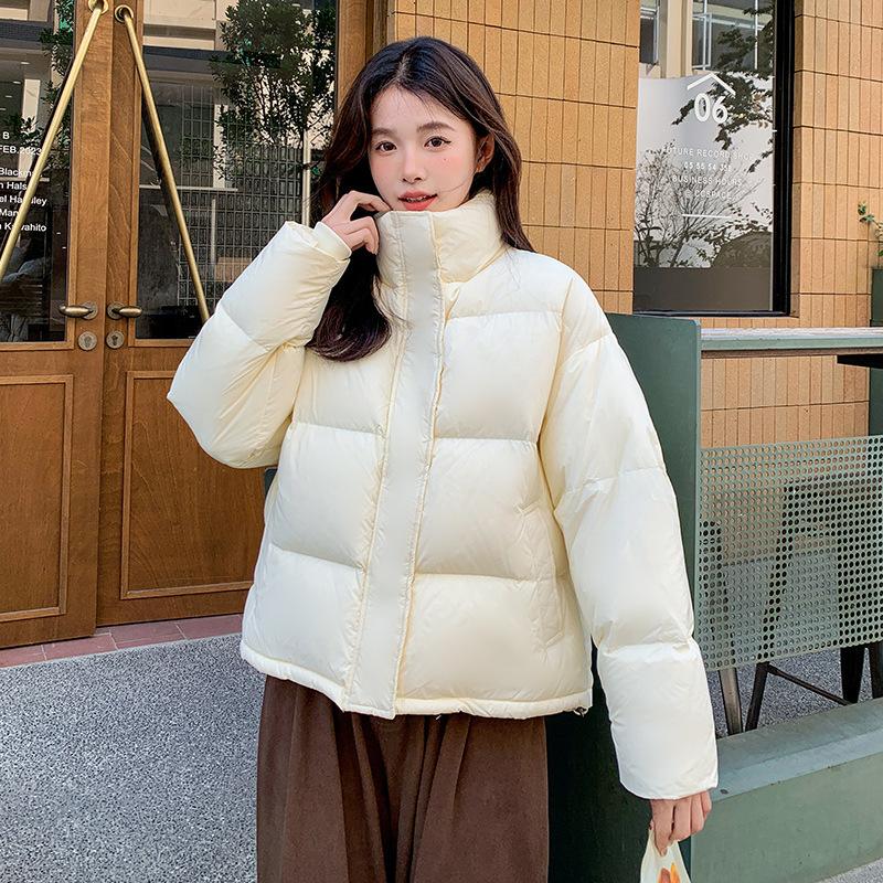 95 белый утиный пух маленькая куртка женская короткая зимняя 2024 новая корейская версия свободная утолщенная куртка из хлеба