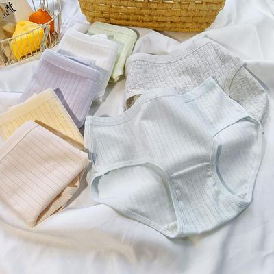 Женские простые однотонные трусики из дышащего хлопка со средней посадкой