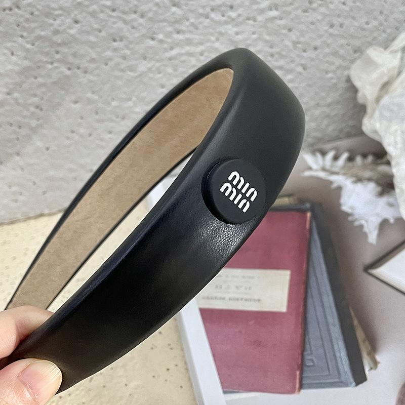 French Elegance Black Series Pearl Headband with Teeth - Autumn/Winter Collection